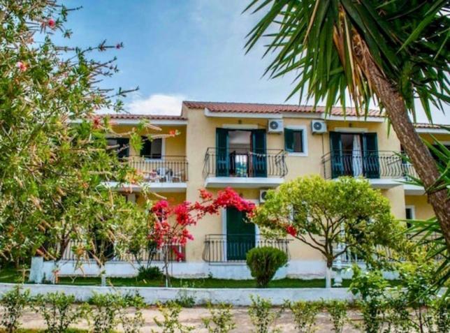 Lemon Tree Apartments B C Argostoli  Eksteriør billede